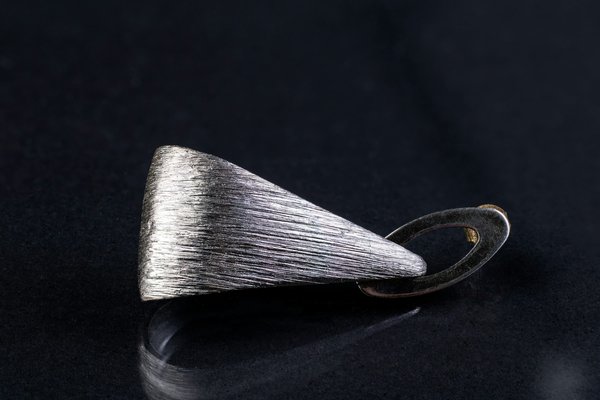 What Are the Best Tips for Choosing Statement Jewelry Made by UK Artisans?